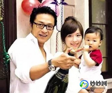 马景涛离婚,马景涛被前妻抛弃,独自抚养女儿长大。为弥补初婚遗憾,马景...