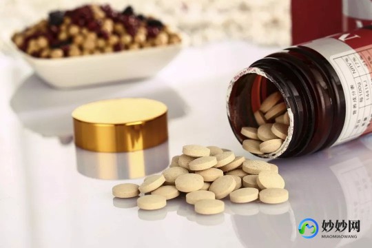 没带罩子让他吃了一天的药没事,药一个晚上忘了盖盖子没事吧