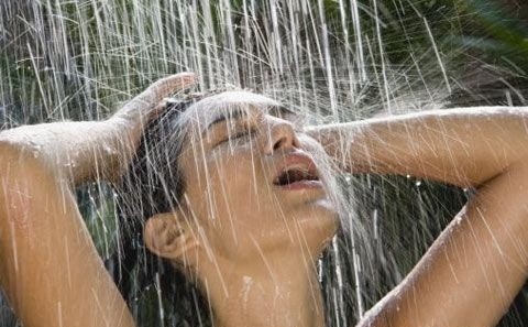 d越小越水多,为啥女人下面很多水