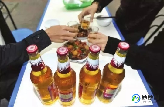 干喝啤酒会胖吗,喝酒会不会发胖