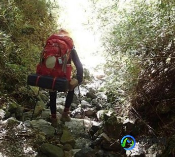 爬山伤膝盖吗,爬山对膝盖有损伤吗