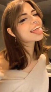 蓝鸟hannahowo,蓝鸟hannahowo,蓝鸟Hannahowo手游攻略,掌握这些技巧,轻松蓝鸟怎么玩