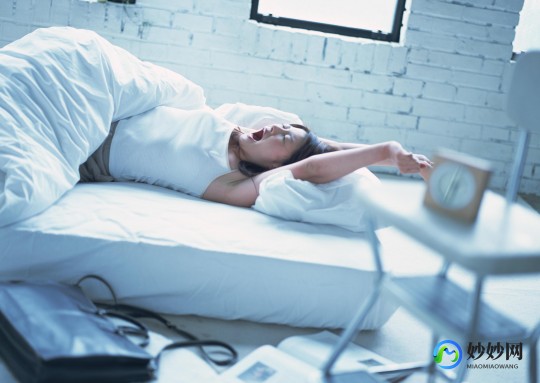 早上起,清晨起床做好9件事活到百岁不用愁
