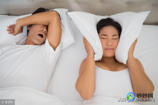 女人睡觉打鼾,女生晚上睡觉老打呼噜