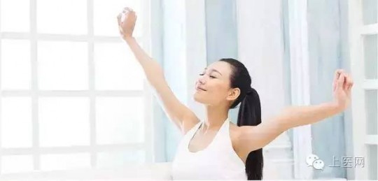 早晨在体内还不肯出来,早上晨勃的时候小便上不出来正常吗
