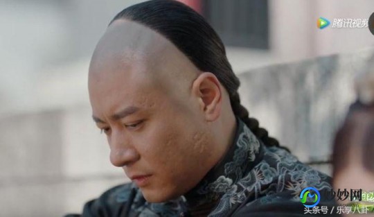脸上有痘坑,脸上很多痘坑怎么处理