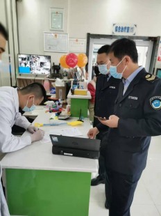 新冠鼻塞吃什么药效果好,新冠后期鼻子不通气吃什么药