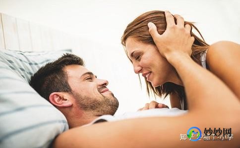 经期带套偶尔一次可以吗,月经期间带套同房一次没事吧