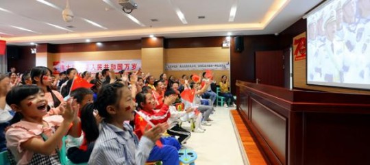 cf国庆节活动,CF手游国庆盛典,玩转假期,赢取豪华奖励!