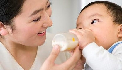宝宝喝奶粉过多会怎么样-宝宝喝奶粉喝多了会怎么样