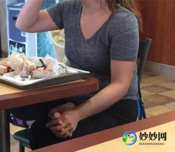 疯狂的小鸟攻略,疯狂的小鸟2手游攻略,翱翔天际,挑战无尽关卡