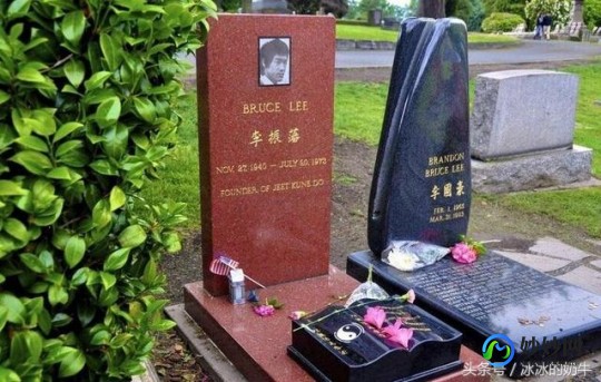 神之墓地2.6,神之墓地2.6a无cd,神之墓地2.6a无CD版手游全攻略-探索无尽
