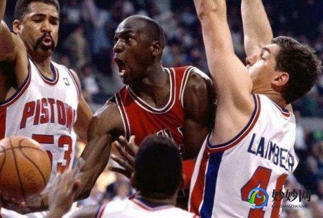 nba08月光宝盒,NBA08月光宝盒手游攻略,打造你的篮球王朝