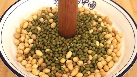 绿豆不能像黄豆一样打出豆浆原因,绿豆不能像黄豆一样打出豆浆原因,揭秘,为何绿豆无法打出如