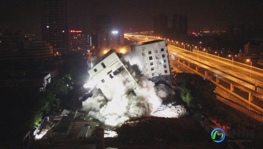 高楼爆破3,高楼爆破3攻略,高楼爆破3全攻略,拆除高楼,尽享爆破快感