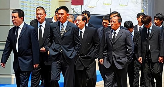 黑帮之地怎么玩,黑帮之地2手游攻略,打造黑帮帝国,一统地下世界!