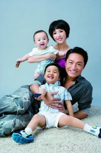马景涛离婚,马景涛被前妻抛弃,独自抚养女儿长大。为弥补初婚遗憾,马景...