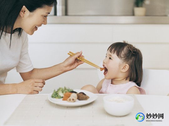 吃饭是用嘴吃吗,吃饭可以用嘴吗大众养生网