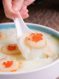 吃螃蟹可以喝酒吗,吃螃蟹能喝酒吗