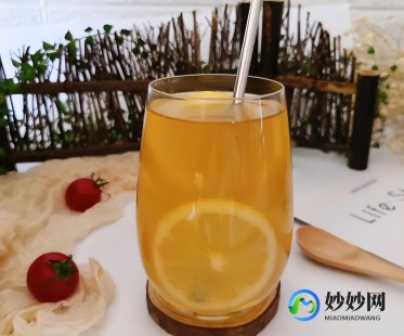 柠檬泡水喝功效作用,柠檬泡水喝有什么作用与功效