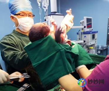 妙龄女检查是男身,妇科检查遇男医生妙龄女好尴尬却无奈