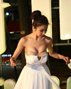 世界小姐走光,女星胸前大开全走光盘点10大女星