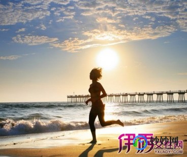 来月经可以跑步吗,女生来例假可以跑步吗