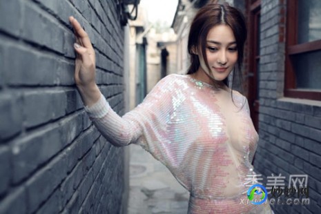 张馨予露全乳有多大,张馨予床戏激情片段女神36F丰满胸围十分诱惑图