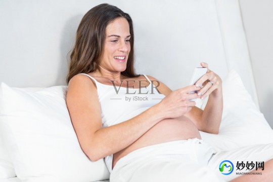 孕妇手机,孕妇玩手机有影响吗