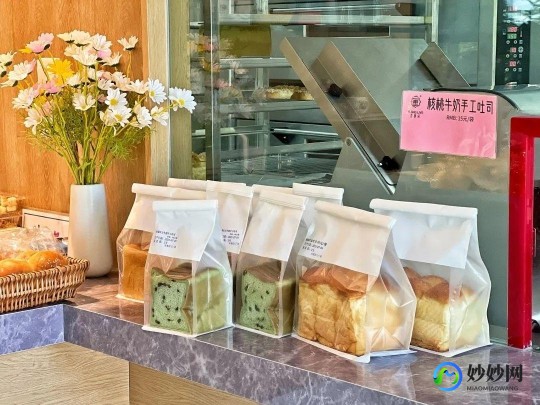 奶粉牌慕斯蛋糕评测：口感细腻值得一试的甜品之选