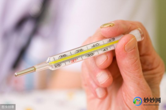 为什么38.5以下不能吃退烧药,烧不到38 deg 5吃退烧药的危害