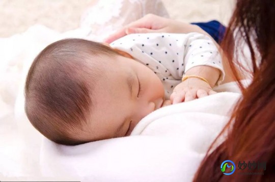 母乳的颜色,母乳是什么颜色