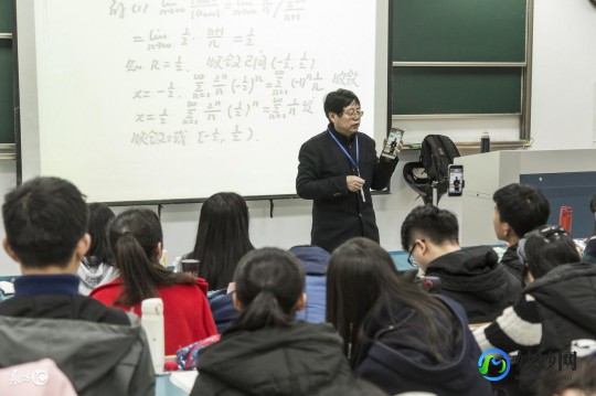 qq伴侣,qq伴侣最新版,QQ伴侣三合一最新版,一站式社交娱乐新体验