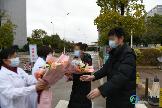 新冠第三天咳嗽有痰了,新冠阳性第三天咳嗽有痰是什么原因,怎么办