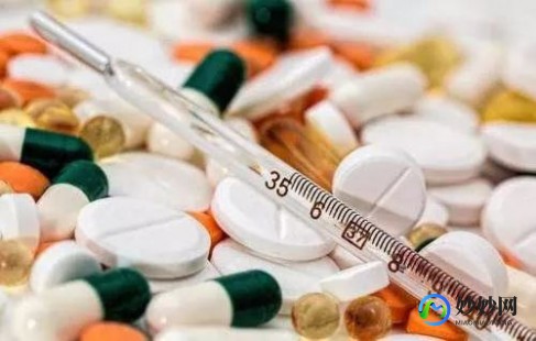 得新冠发烧怎么正确吃退烧药,感染新冠如何退烧