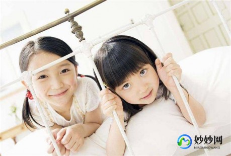 两个孩子子可以生孩子吗,两个女生可以生小孩吗