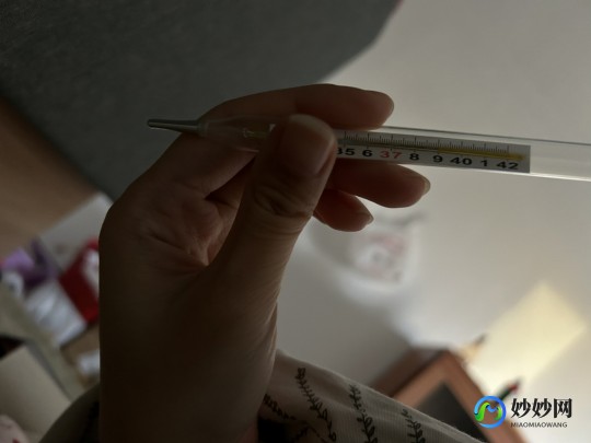 新冠发烧38度需要吃退烧药吗,新冠阳性发烧38度用吃退烧药吗