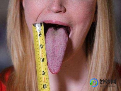 男朋友舌头伸到下面很肿胀,舌头下面肿了怎么回事
