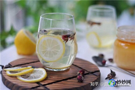 柠檬水对新冠病毒有作用吗,新冠二阳能喝柠檬水吗
