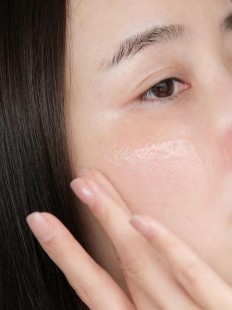 脸部皮肤过敏红肿,脸过敏泛红