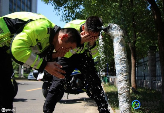 血溶于水,血液是溶液吗