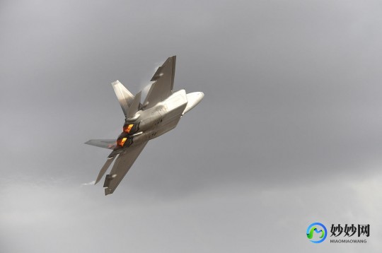 f22战斗机游戏秘籍,f22战斗机中文版,F22战斗机手游攻略,翱翔天际的制空霸主