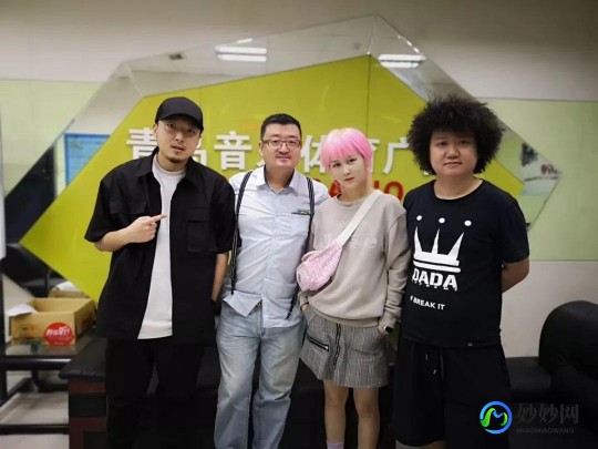 qq空间如何添加背景音乐,QQ空间背景音乐设置攻略,让你的空间更动听!