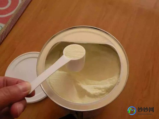 怎么样泡好奶粉不结块呢—怎么泡奶粉才不会结坨