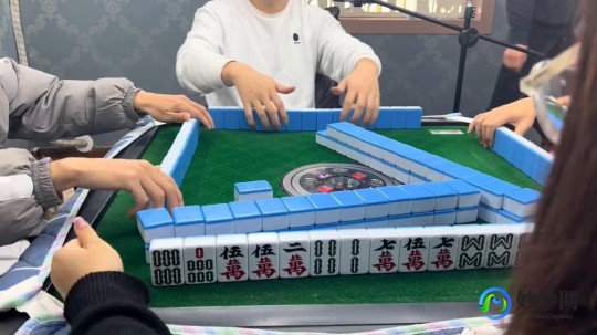 明星三缺一2004,明星三缺一2004,明星三缺一2004重温经典,麻将桌上的明星大战