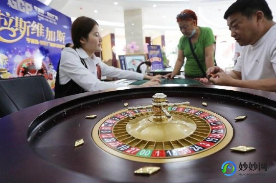 俄罗斯转盘是什么样的,俄罗斯转盘游戏,俄罗斯转盘游戏,刺激与风险并存